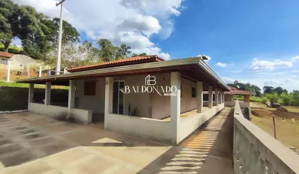 Chácara à Venda em Toledo MG 2.000 m² Água de mina 2 quartos
