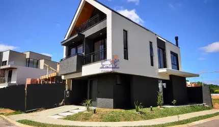 Linda casa em condomínio