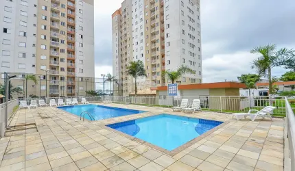 Apartamento com  sacada no Bairro Pinheirinho