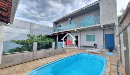 Sobrado com Piscina a venda no bairro Salto Weissbach