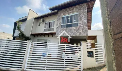 Sobrado de alto Padrão com Piscina no bairro da Velha