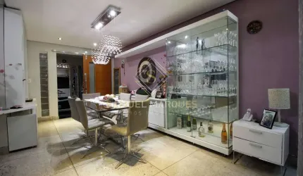 vendo Casa com 06 quartos 02 suítes em Tamarineira  -  Recife PE