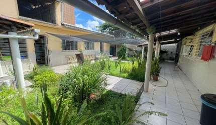 Casa no bairro de Areias com 04 quartos (03 suítes) na Vila Cardeal e Silva, terreno 476m2