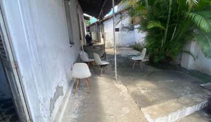 Casa na Av. Dr. José Rufino excelente localização