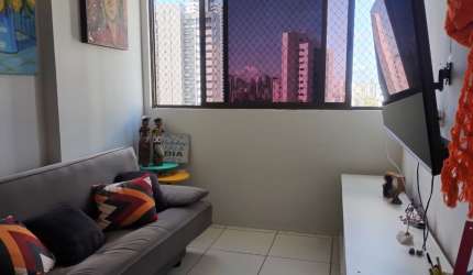 Apartamento mobiliado na Torre em andar alto nascente