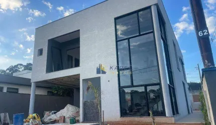 Sobrado em Construção com 4 Suítes com Closet, Quintal Gramado com Piscina para Venda no Condomínio Vale das Águas!