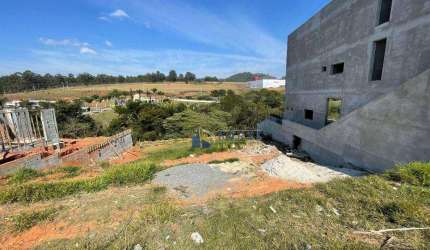TERRENO à VENDA no INTERIOR em CONDOMÍNIO FECHADO tipo Clube  VALE DAS ÁGUAS em BRAGANÇA PAULISTA com Vista para Área de Preservação.
