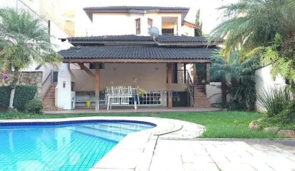 CASA à VENDA 4 Suítes, Piscina, Área Gourmet. Quintal Gramado no JARDIM MARAJOÁRA / SP.