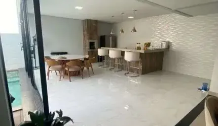 Casa moderna em condomínio fechado