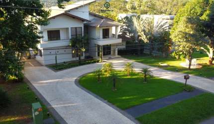 Excelente Sobrado no Residencial Aldeia do Vale