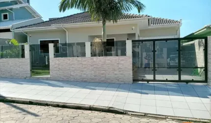 Casa com 3 quartos à venda na Village, 210, Village, Imbituba, 188 m2 por R$ 1.100.000