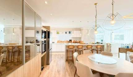 Apartamento com 4 suítes, 3 vagas, Quadra Mar  - Centro - Itapema/SC