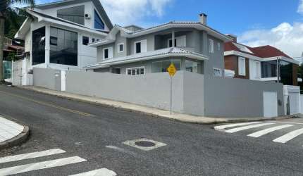 CASA À VENDA EM COQUEIROS