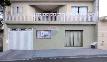 Casa á venda, com 5 quartos, garagem para 3 carros próximo a Bernadinho De Campos