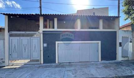 Casa a venda na Vila Souto, com 3 quartos, garagem para 10 carros, próximo a Bernadinho De Campos e a academia Vida