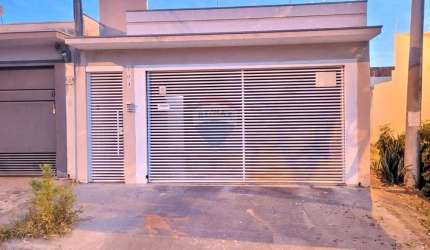 Casa a venda no Jardim Olímpico, com 3 quartos, sendo 1 suíte e garagem para 2 carros,