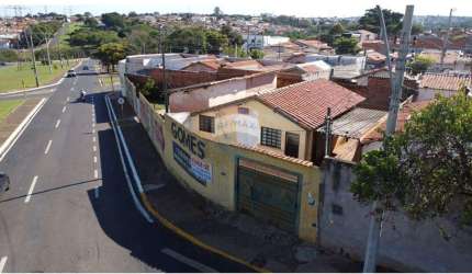 Casa de esquina a venda no Mary Dota, com 2 quartos, garagem para 2 carros, próximo a Av. Dr Marcos De Paula Raphael
