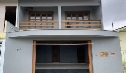Imperdível oportunidade: Casa à venda em Brusque-SC, Santa Terezinha, 4 quartos, 2 banheiros, 2 vagas, 133m²!