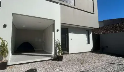 Casa com 3 quartos para alugar na Antonio Matos Areias, 582, Estreito, Florianópolis por R$ 10.000