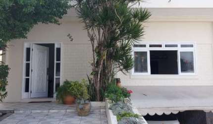 Casa com 4 quartos para alugar na Papa João 23, 261, Coqueiros, Florianópolis por R$ 10.500