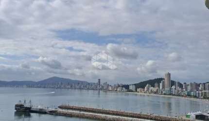 LINDO APARTAMENTO FRENTE MAR EM ITAPEMA CENTRO
