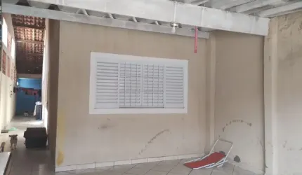 Casa com edícula em terreno com 150.00 m2