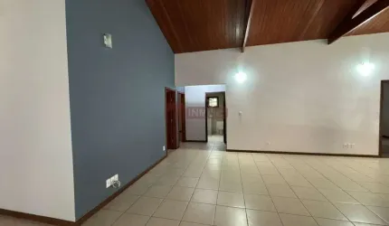 Condomínio Taubaté Village - Sobrado à venda com 4 dormitórios sendo 1 suíte em Taubaté/SP.