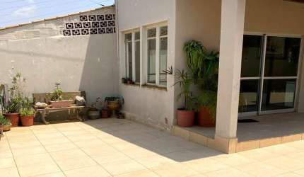 NA QNF 08 - BAIXOU !!! CASA DE 02 QUARTOS COM SALÃO DE BELEZA MONTADO