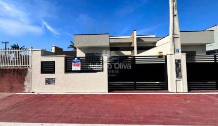 Casa com Piscina e 3 Quartos e Área Gourmet