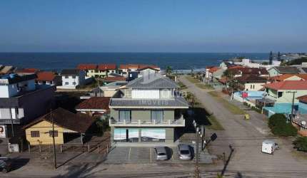 Duplex com sala comercial - no Balneário Brasília em Itapoá