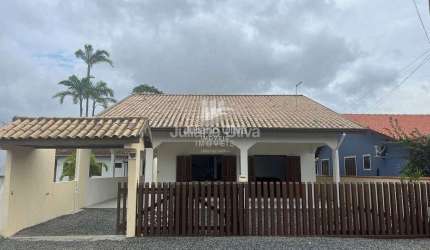 Casa com 1 Suíte a 370m do Mar, Barra do Saí - Itapoá/SC
