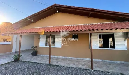 Casa com Edícula a 200 Metros do Mar, Barra do Saí - Itapoá/SC