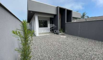 Casa próxima a praia de Itapoá