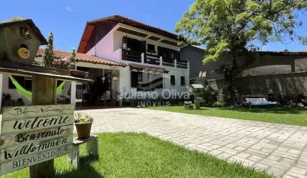 Sobrado com 5 quartos à Venda, Cambiju - Itapoá
