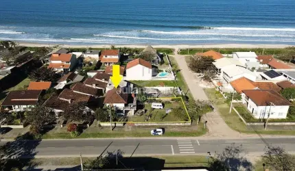 Sobrado a Apenas 90 Metros do Mar, Barra do Saí - Itapoá/SC