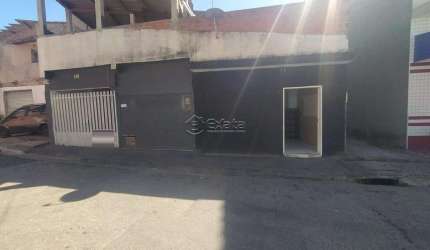 Casa com salao comercial no Bairro dos Morros