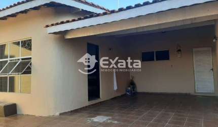 Casa a venda no Central Parque Sorocaba - 3 dormitorios, churrasqueira e garagem coberta!