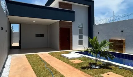 Linda casa com piscina e aconchegante