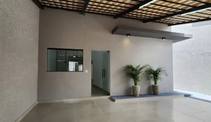 Linda casa com 3 quartos, super espaçosa