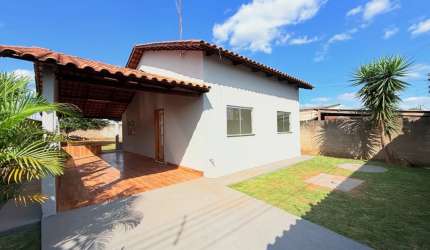 CASA LINDA E ACONCHEGANTE