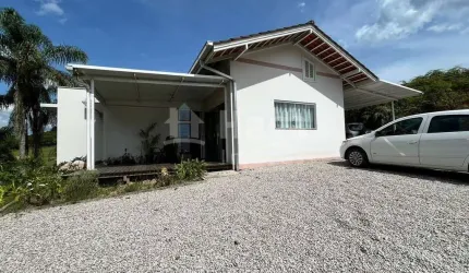 Casa à venda no bairro São Pedro em Guabiruba/SC