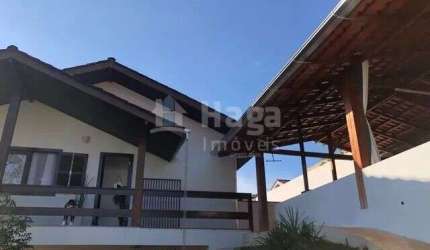 Sobrado à venda no bairro Dom Joaquim em Brusque/SC