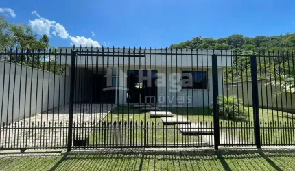 Casa à venda no bairro Mariscal em Bombinhas/SC