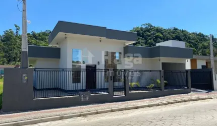 Casa à venda no bairro Centro em Guabiruba/SC