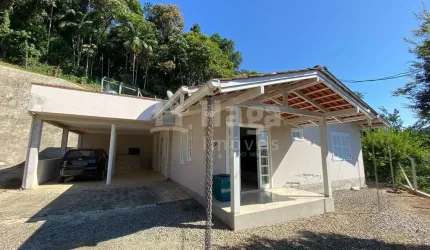 Casa à venda em no bairro Azambuja Brusque/SC