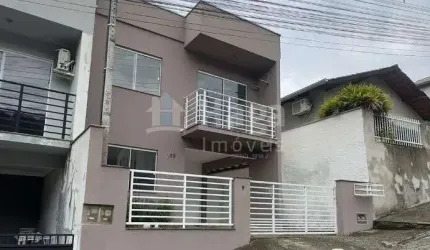 Sobrado Padrão à venda em Brusque/SC
