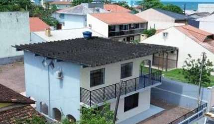 Sobrado para 10 pessoas á 100 metros da Praia da Barra do Saí!