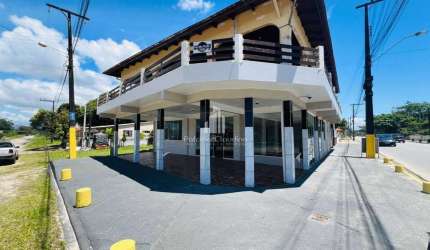 Sala comercial de esquina á 200 metros da praia na Barra do Saí!