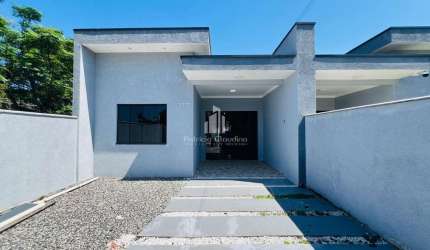 Casa Com 03 Dormitórios (Sendo 01 Suíte) No Pontal Do Norte!