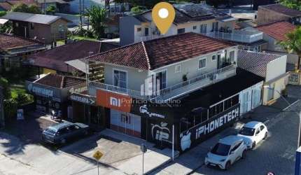 Prédio Comercial c/ 03 residencias + 04 salas comerciais